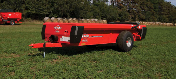 KUHN 1200 - stalmeststrooier voor kleine bedrijven