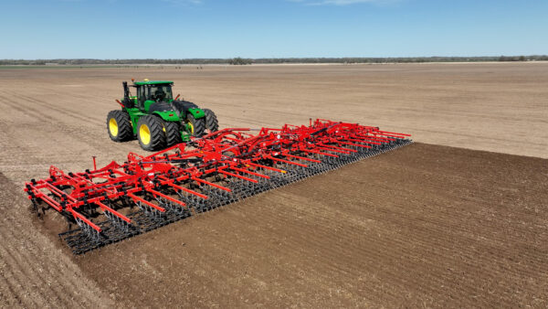 KUHN 5640 - veldcultivator met grote werkbreedte
