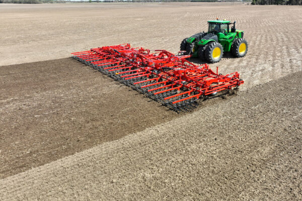 KUHN 5640 - veldcultivator met grote werkbreedte