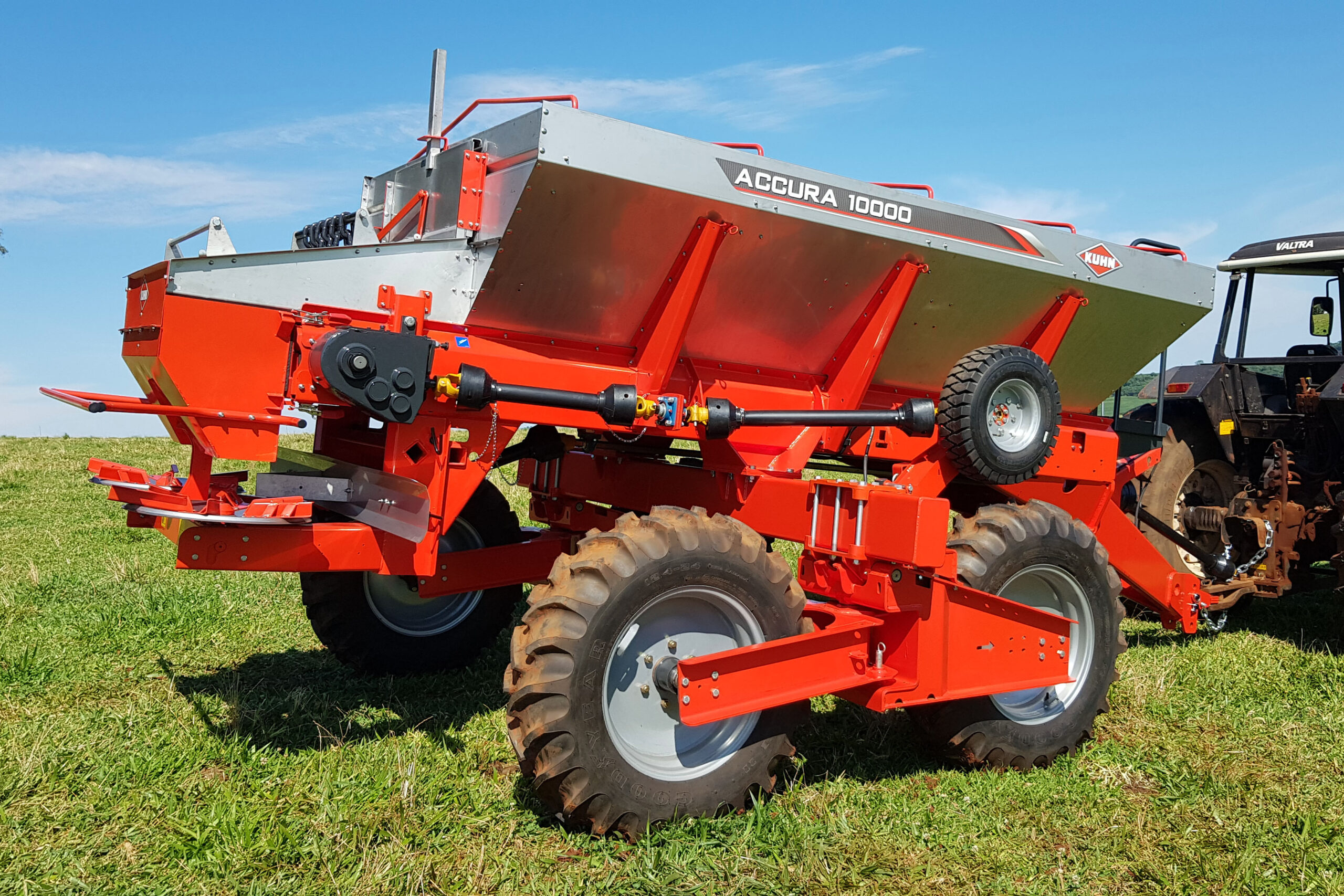 KUHN ACCURA 10000 - getrokken kunstmeststrooier en zaaimachine - Afbeelding 3