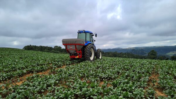 KUHN ACCURA 1200 - aanbouw kunstmeststrooier voor speciale teelten