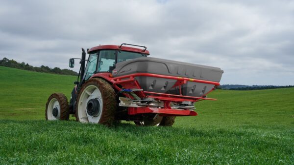 KUHN ACCURA 1600 - aanbouw kunstmeststrooier met CDA-dosering
