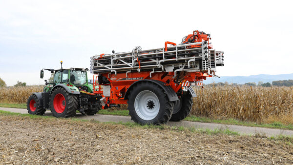 KUHN AERO GT 60.1 - getrokken pneumatische kunstmeststrooier