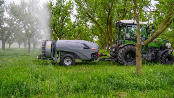 KUHN ANTIS M 2 - getrokken boomgaard- en wijngaardspuit