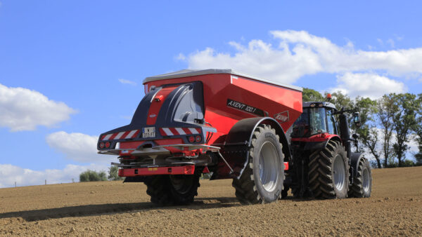 KUHN AXENT 90.1 / 100.1 - getrokken kunstmeststrooier met grote capaciteit