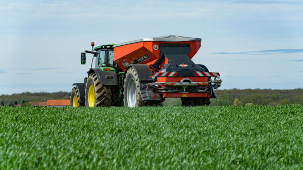 KUHN AXENT 90.1 / 100.1 - getrokken kunstmeststrooier met grote capaciteit