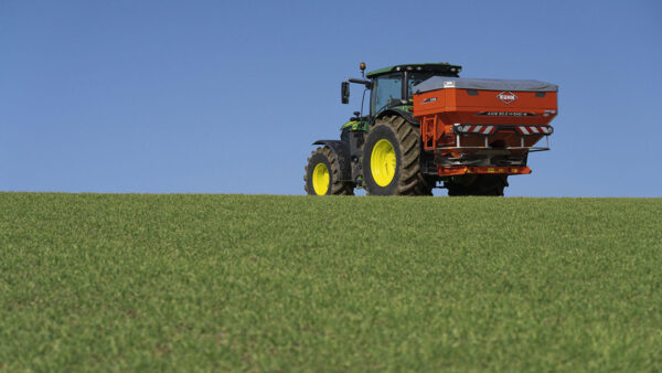 KUHN AXIS - aanbouw kunstmeststrooier met tweeschijvensysteem