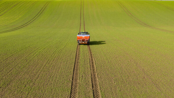 KUHN AXIS - aanbouw kunstmeststrooier met tweeschijvensysteem