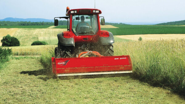 KUHN BK - klepelmaaier voor gemengde bedrijven
