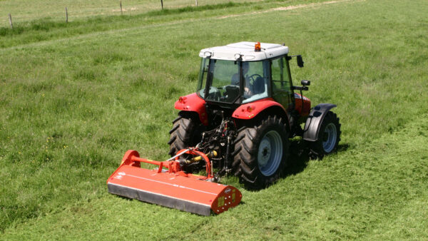 KUHN BKE - klepelmaaier voor groenonderhoud