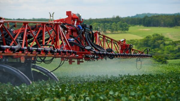 KUHN BOXER M - zelfrijdende veldspuit met mechanische aandrijving
