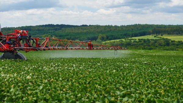 KUHN BOXER M - zelfrijdende veldspuit met mechanische aandrijving