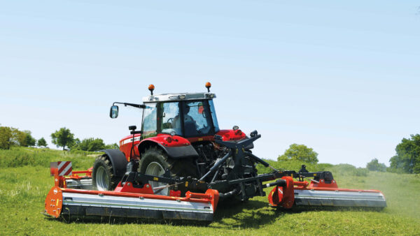 KUHN BP 8300 - veelzijdige klepelmaaier