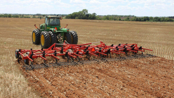 KUHN 4000 - chiselploeg voor primaire grondbewerking