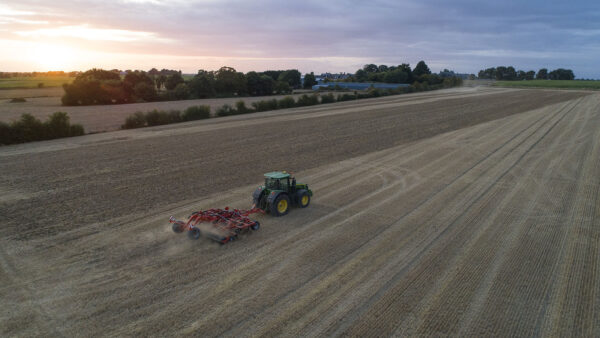 KUHN CULTIMER M / L - stoppelcultivator met tanden
