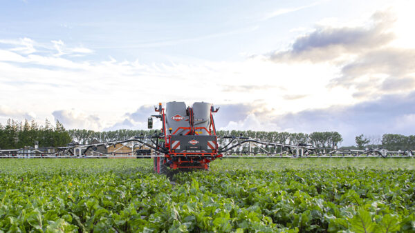 KUHN DELTIS 2 - aanbouw veldspuit