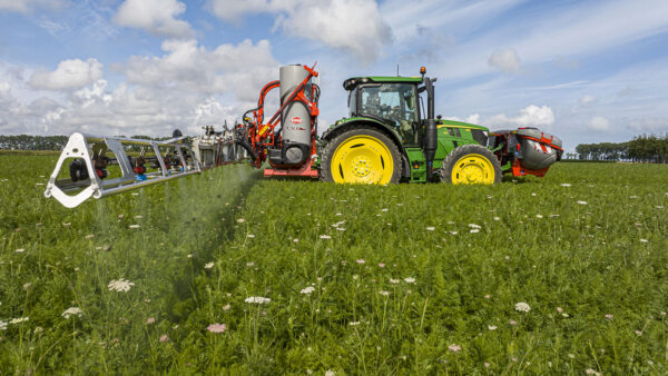 KUHN DELTIS 2 - aanbouw veldspuit