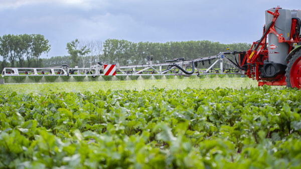KUHN DELTIS 2 - aanbouw veldspuit