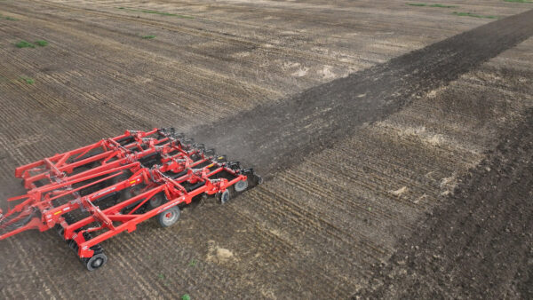 KUHN DOMINATOR 4861 - getrokken diepwoeler met schijven