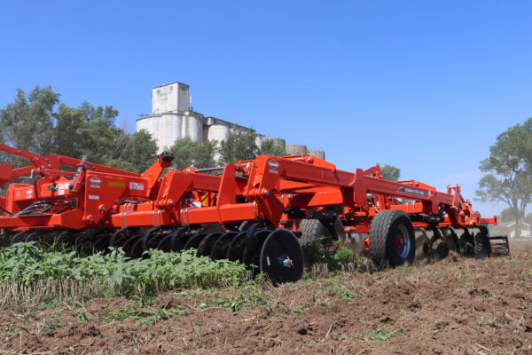 KUHN DOMINATOR 4861 - getrokken diepwoeler met schijven