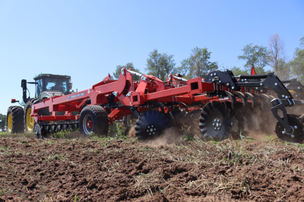 KUHN DOMINATOR 4861 - getrokken diepwoeler met schijven