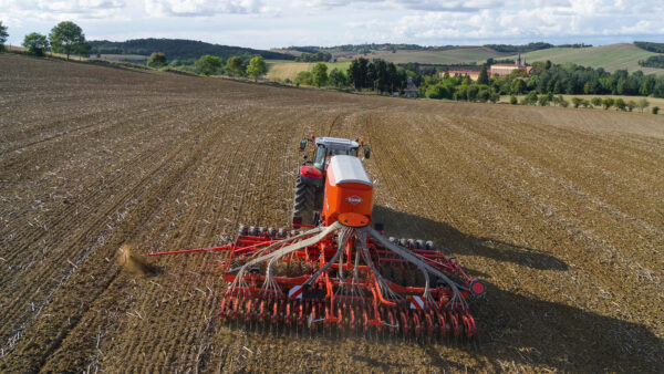 KUHN ESPRO RC - getrokken min-till zaaimachine met dubbele tank