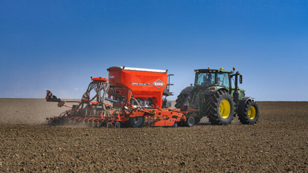 KUHN ESPRO RC - getrokken min-till zaaimachine met dubbele tank
