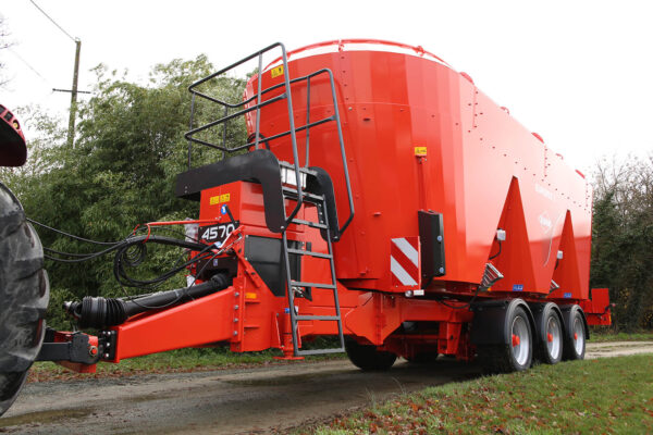 KUHN EUROMIX 3 DL - voermengwagen met drie vijzels en zijverdeling