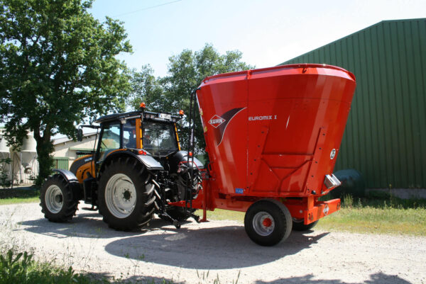 KUHN EUROMIX I - voermengwagen met één vijzel