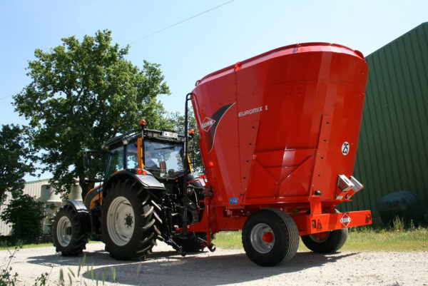 KUHN EUROMIX I - voermengwagen met één vijzel