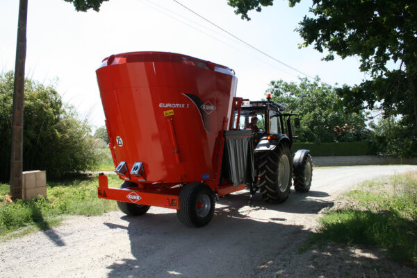 KUHN EUROMIX I - voermengwagen met één vijzel