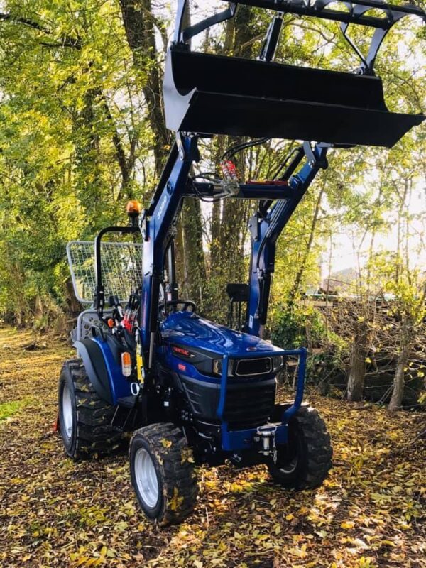 Farmtrac 26 4WD - compacte 4WD-landbouwtractor voor tuin en boomgaard