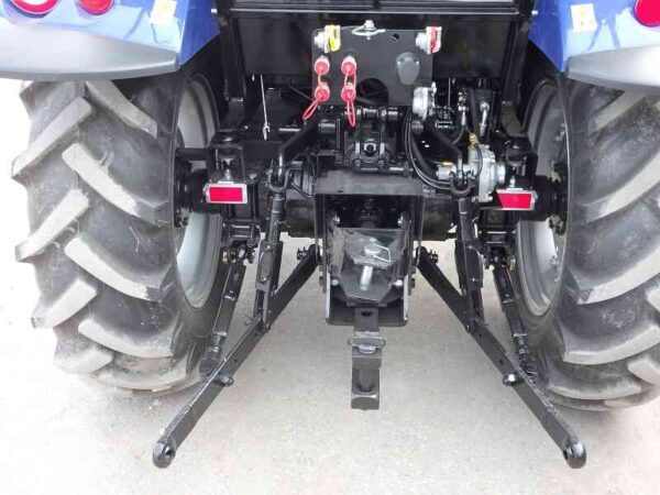 Farmtrac 555DTc V - wendbare 50 pk-landbouwtractor voor gemengd bedrijf
