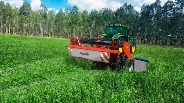 KUHN FC 1061 TC - getrokken schijvenmaaier-kneuzer met centrale dissel