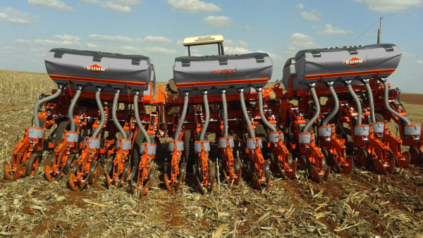 KUHN FLEX P - pneumatische precisiezaaimachine met scharnierend frame
