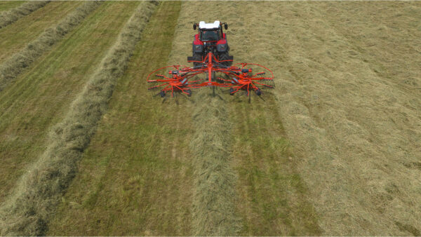 KUHN GA 1001 P / 1031 P - aanbouw cirkelhark met twee rotoren en middenafleg