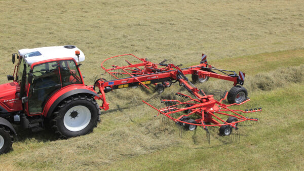 KUHN GA 1001 - cirkelhark met twee rotoren en middenafleg