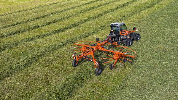 KUHN GA 1001 - cirkelhark met twee rotoren en middenafleg