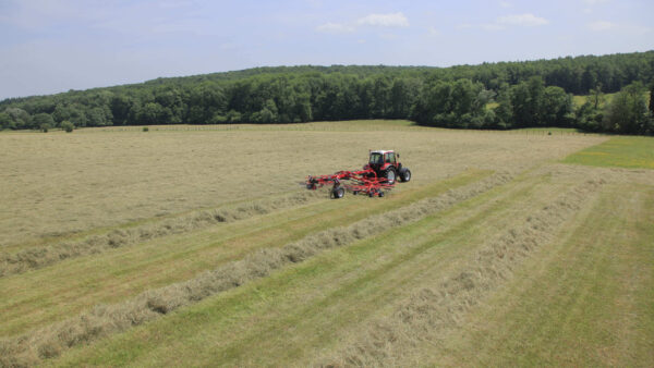 KUHN GA 1001 - cirkelhark met twee rotoren en middenafleg