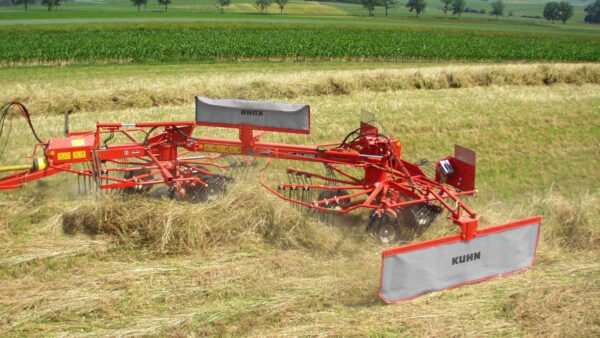 KUHN GA 1002 - cirkelhark met twee rotoren en zijafleg