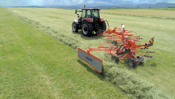KUHN GA 1002 - cirkelhark met twee rotoren en zijafleg