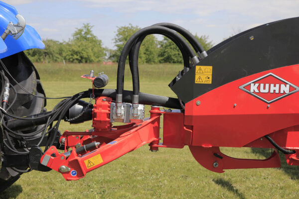 KUHN GA 10031 - cirkelhark met vier rotoren en middenafleg
