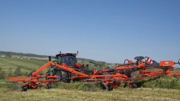 KUHN GA 10231 - cirkelhark met vier rotoren