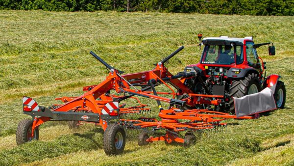KUHN GA 1030 - cirkelhark met twee rotoren en zijafleg