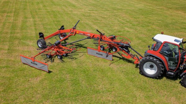 KUHN GA 1030 - cirkelhark met twee rotoren en zijafleg