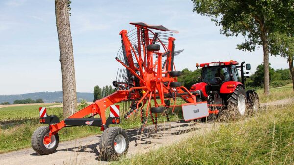 KUHN GA 1030 - cirkelhark met twee rotoren en zijafleg