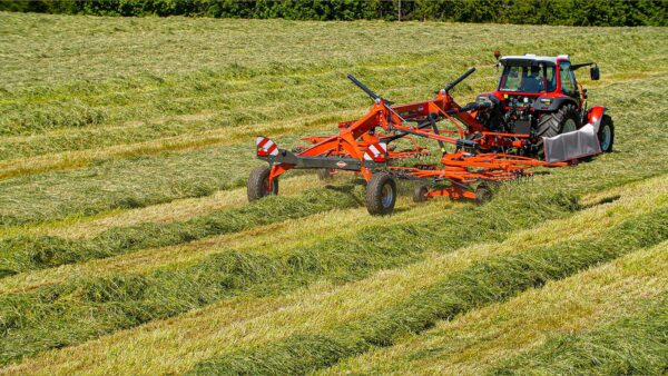 KUHN GA 1030 - cirkelhark met twee rotoren en zijafleg
