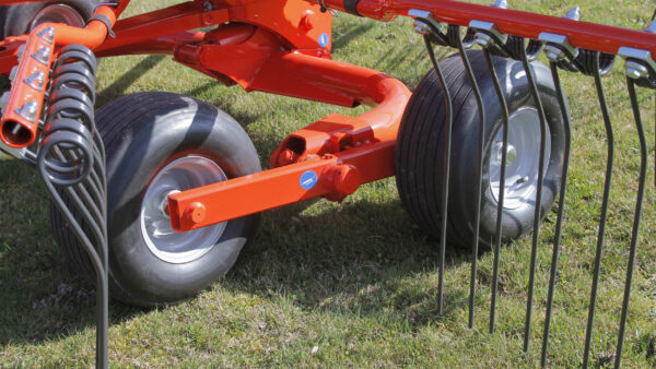 KUHN GA 1031 T - getrokken cirkelhark met één rotor