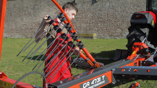 KUHN GA 1031 T - getrokken cirkelhark met één rotor