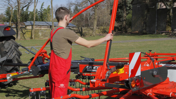 KUHN GA 1031 T - getrokken cirkelhark met één rotor